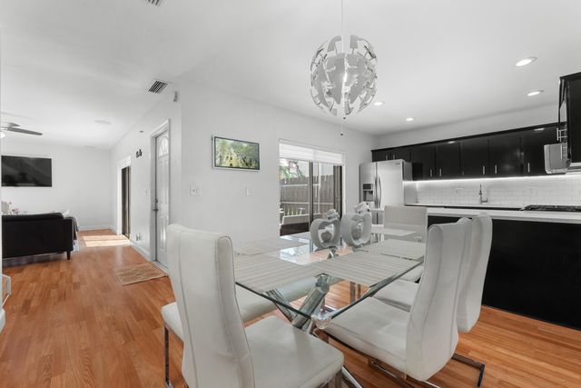 6327 Seven Springs Boulevard B, Greenacres, FL 33463