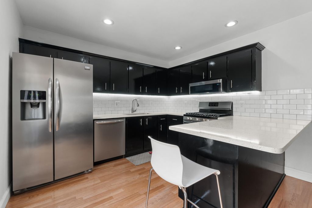 6327 Seven Springs Boulevard B, Greenacres, FL 33463