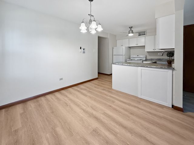 2025 Maple Road 1E, Homewood, IL 60430