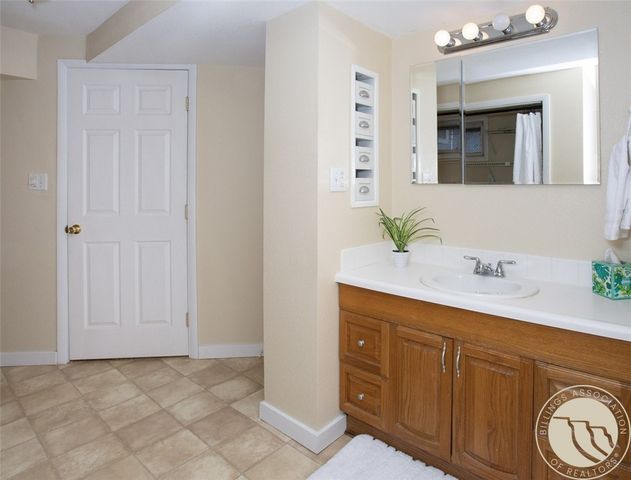 828 Cook Avenue, Billings, MT 59101