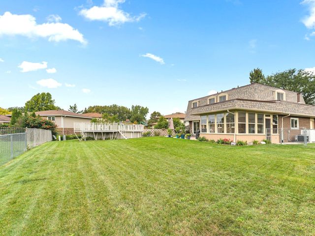 10926 Circle Court, Palos Hills, IL 60465