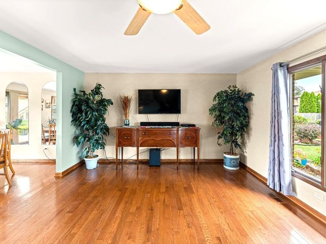 10926 Circle Court, Palos Hills, IL 60465