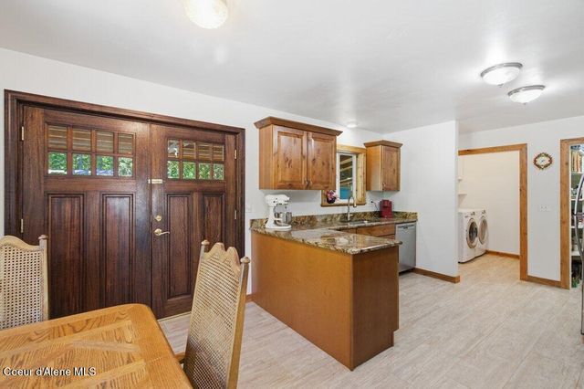 112 Sandy Ridge RD, Priest River, ID 83856