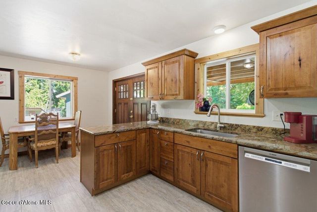 112 Sandy Ridge RD, Priest River, ID 83856