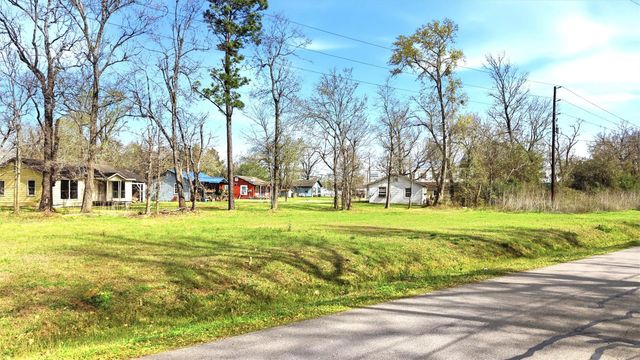 2636 Clanton Road, Conroe, TX 77301