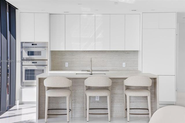 700 NE 24th St 4007, Miami, FL 33137