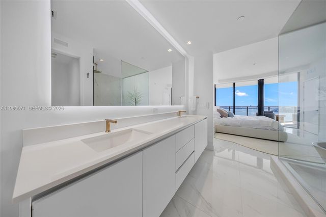 700 NE 24th St 4007, Miami, FL 33137