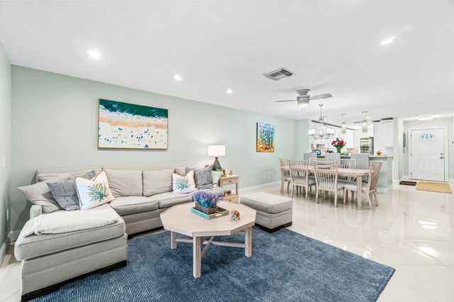 24 Stratford Drive E D, Boynton Beach, FL 33436