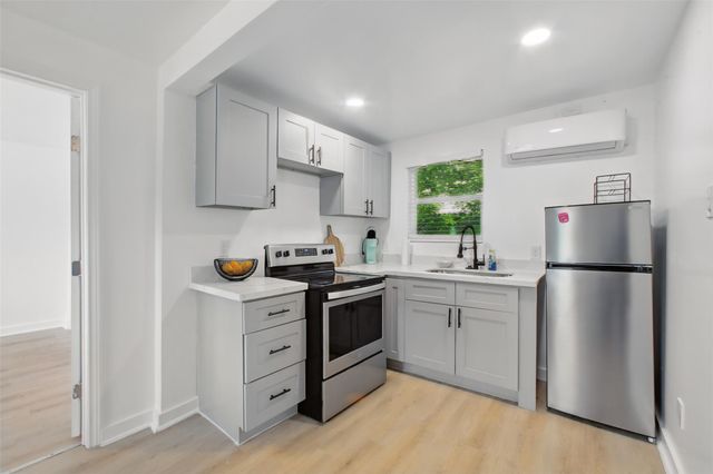 4705 A&B Pease Street, Houston, TX 77023