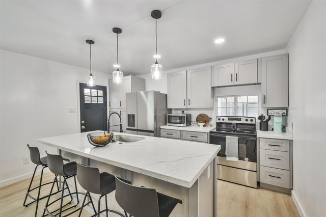 4705 A&B Pease Street, Houston, TX 77023