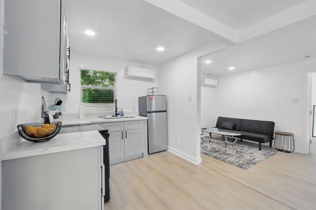 4705 A&B Pease Street, Houston, TX 77023