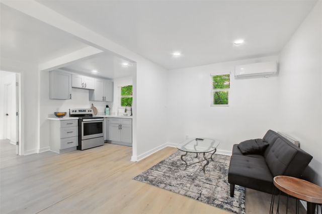 4705 A&B Pease Street, Houston, TX 77023