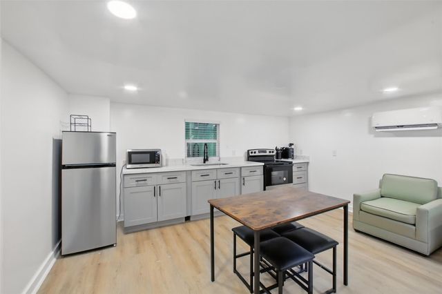 4705 A&B Pease Street, Houston, TX 77023