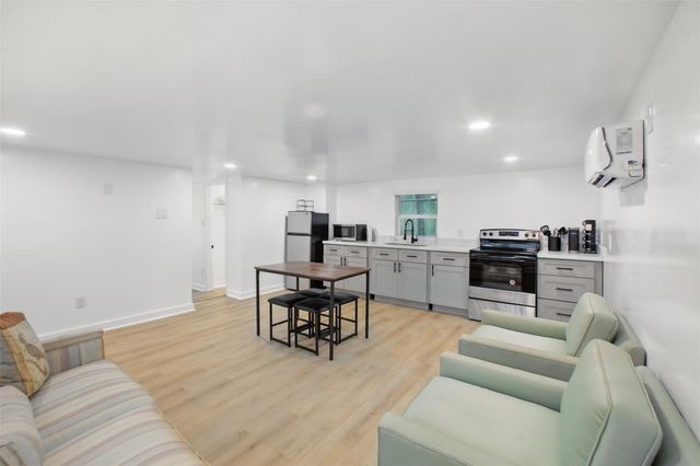 4705 A&B Pease Street, Houston, TX 77023