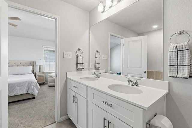 596 Backstays LOOP, Kyle, TX 78640