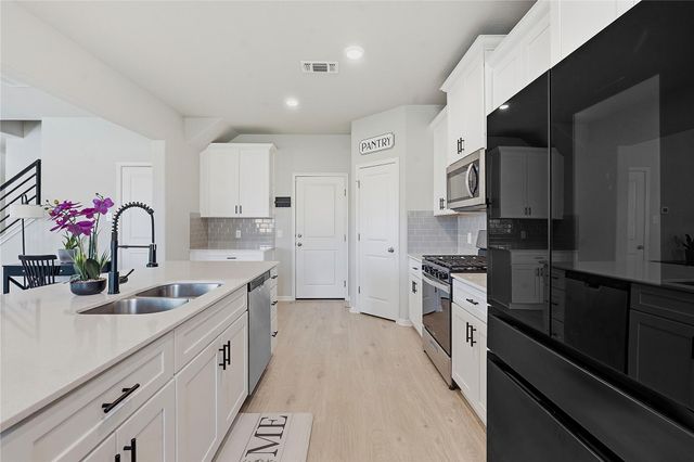 596 Backstays LOOP, Kyle, TX 78640