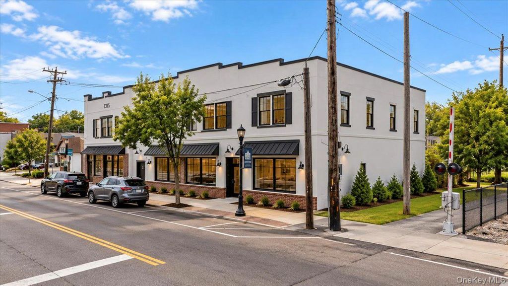 2-20 Larkfield Road, East Northport, NY 11731 — exterior