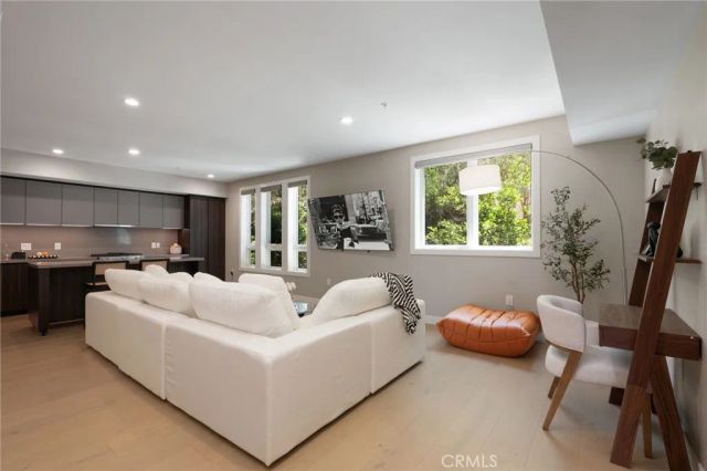 39 S Los Robles 3019, Pasadena, CA 91101