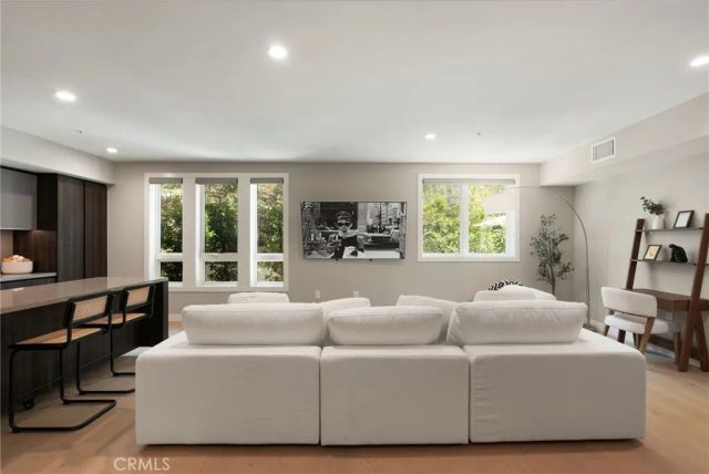 39 S Los Robles 3019, Pasadena, CA 91101