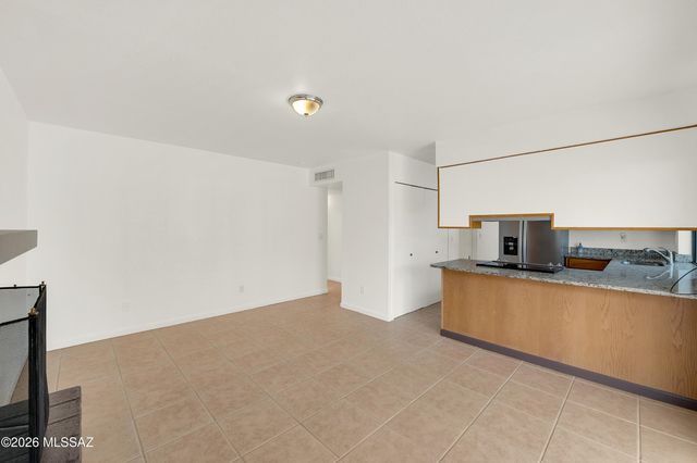 9521 E 29th Street, Tucson, AZ 85748