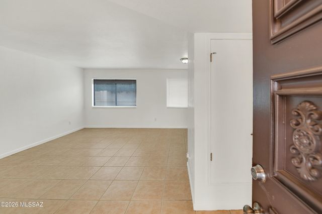 9521 E 29th Street, Tucson, AZ 85748