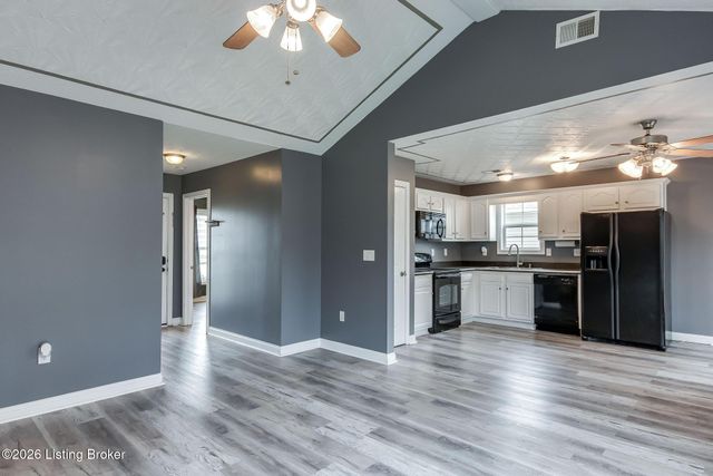 980 Tecumseh Dr, Shepherdsville, KY 40165