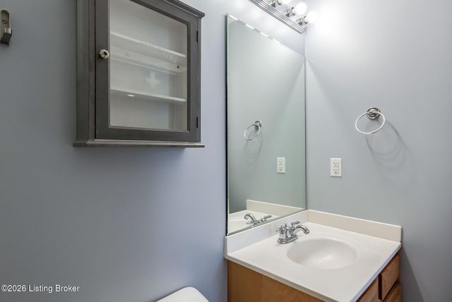 980 Tecumseh Dr, Shepherdsville, KY 40165