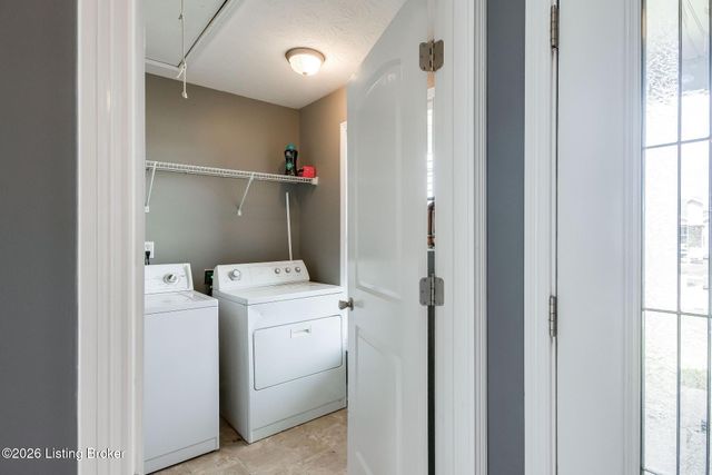 980 Tecumseh Dr, Shepherdsville, KY 40165