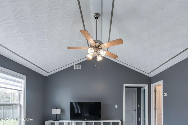 980 Tecumseh Dr, Shepherdsville, KY 40165