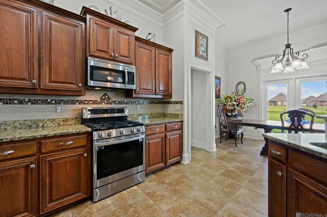 4085 Stonewall Dr, Addis, LA 70710