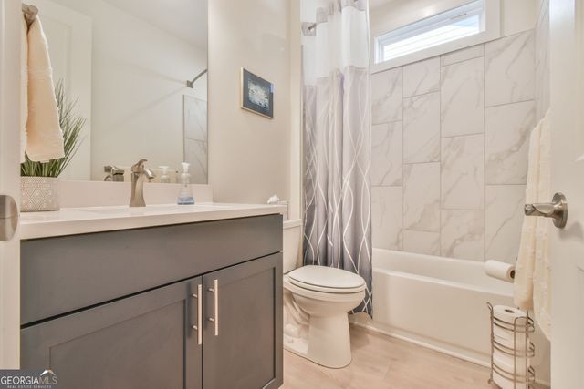 284 Pecks Court, Hoschton, GA 30548