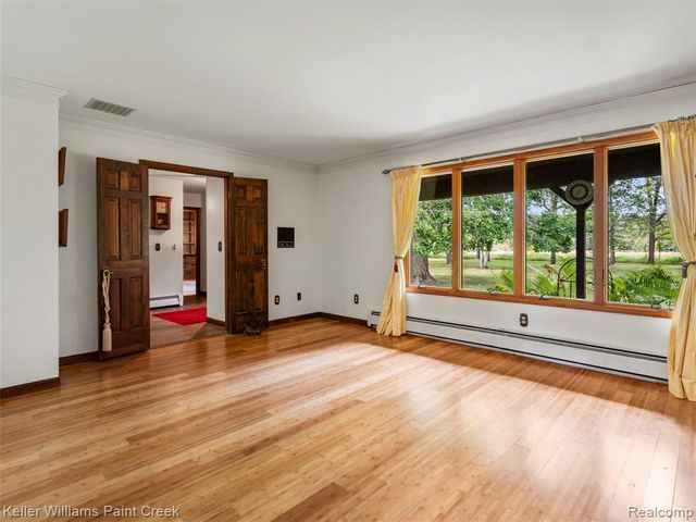 5500 Seymour Lake Road, Oxford, MI 48371