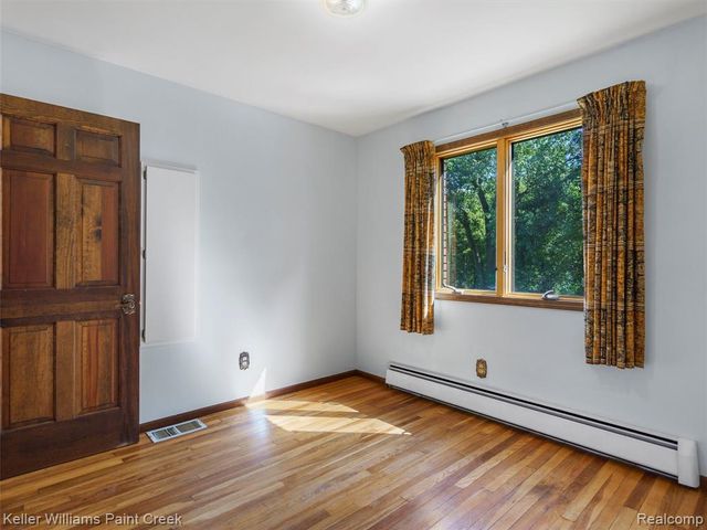 5500 Seymour Lake Road, Oxford, MI 48371