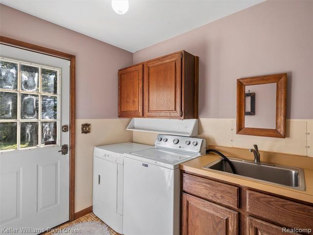 5500 Seymour Lake Road, Oxford, MI 48371