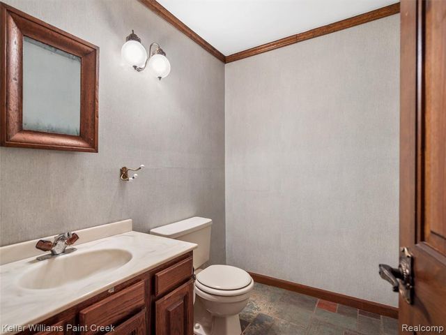 5500 Seymour Lake Road, Oxford, MI 48371