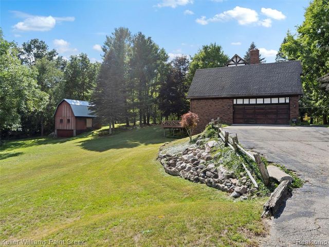 5500 Seymour Lake Road, Oxford, MI 48371