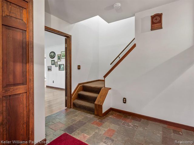 5500 Seymour Lake Road, Oxford, MI 48371