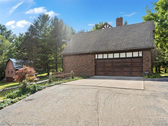 5500 Seymour Lake Road, Oxford, MI 48371