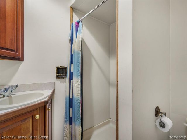 5500 Seymour Lake Road, Oxford, MI 48371