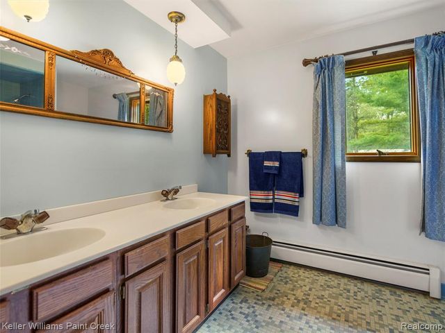 5500 Seymour Lake Road, Oxford, MI 48371