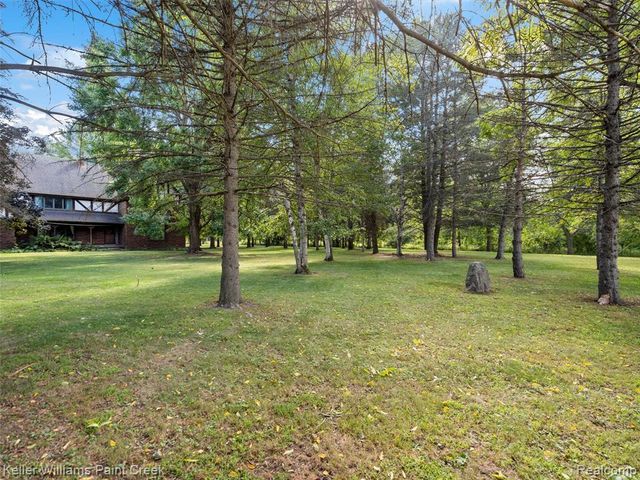 5500 Seymour Lake Road, Oxford, MI 48371