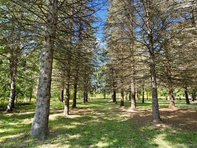 5500 Seymour Lake Road, Oxford, MI 48371