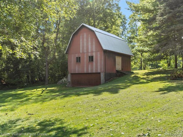 5500 Seymour Lake Road, Oxford, MI 48371
