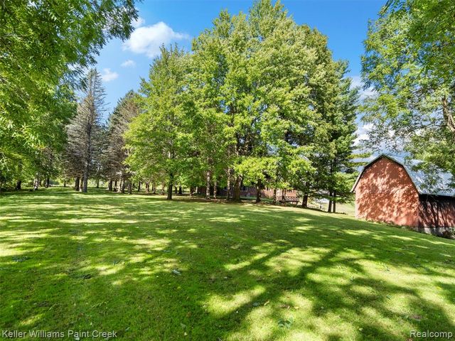 5500 Seymour Lake Road, Oxford, MI 48371