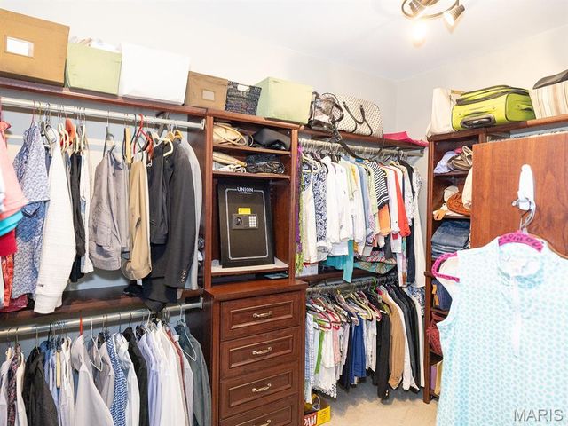 1889 Bay Avenue, Hannibal, MO 63401