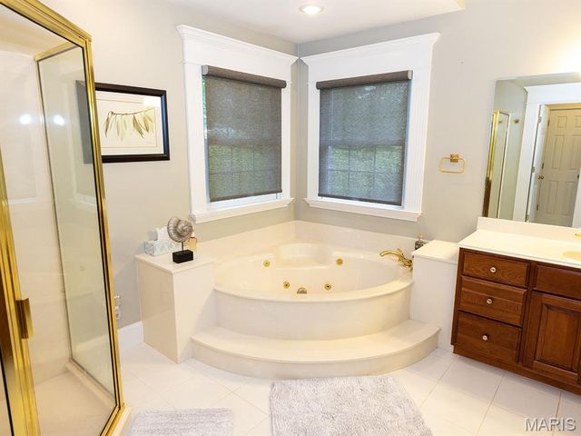 1889 Bay Avenue, Hannibal, MO 63401