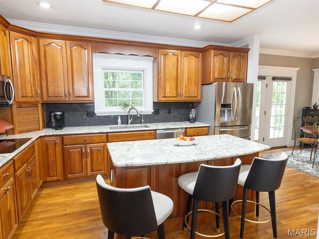 1889 Bay Avenue, Hannibal, MO 63401