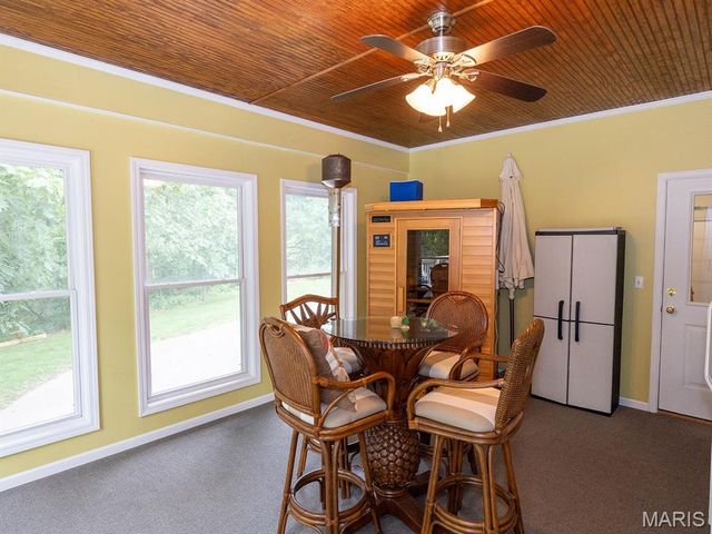 1889 Bay Avenue, Hannibal, MO 63401