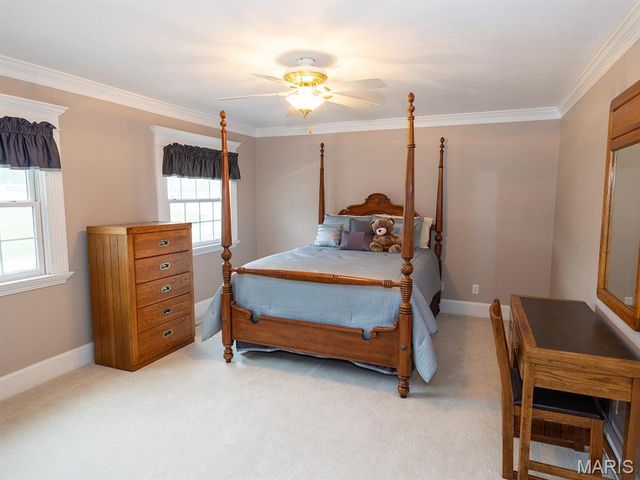 1889 Bay Avenue, Hannibal, MO 63401