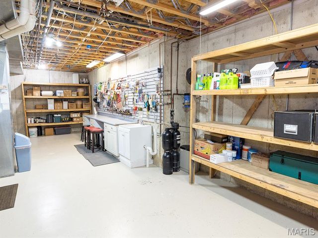 1889 Bay Avenue, Hannibal, MO 63401